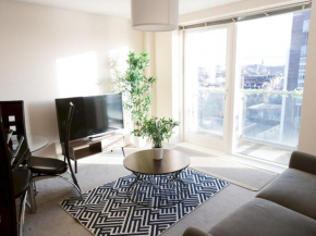 Pass The Keys Nice 1-bedroom Glasgow Harbour City & River Views